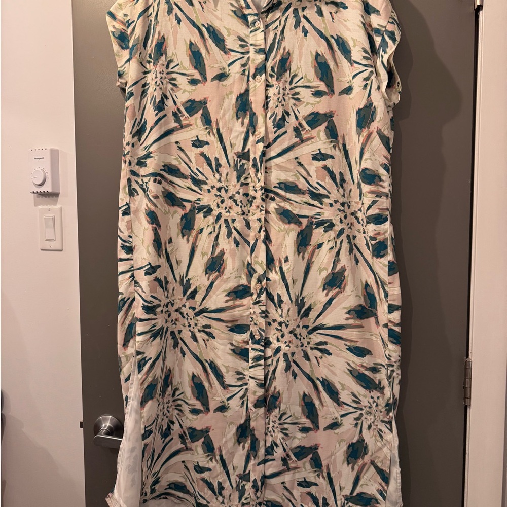 Elegant Cream and Teal Patterned Dress